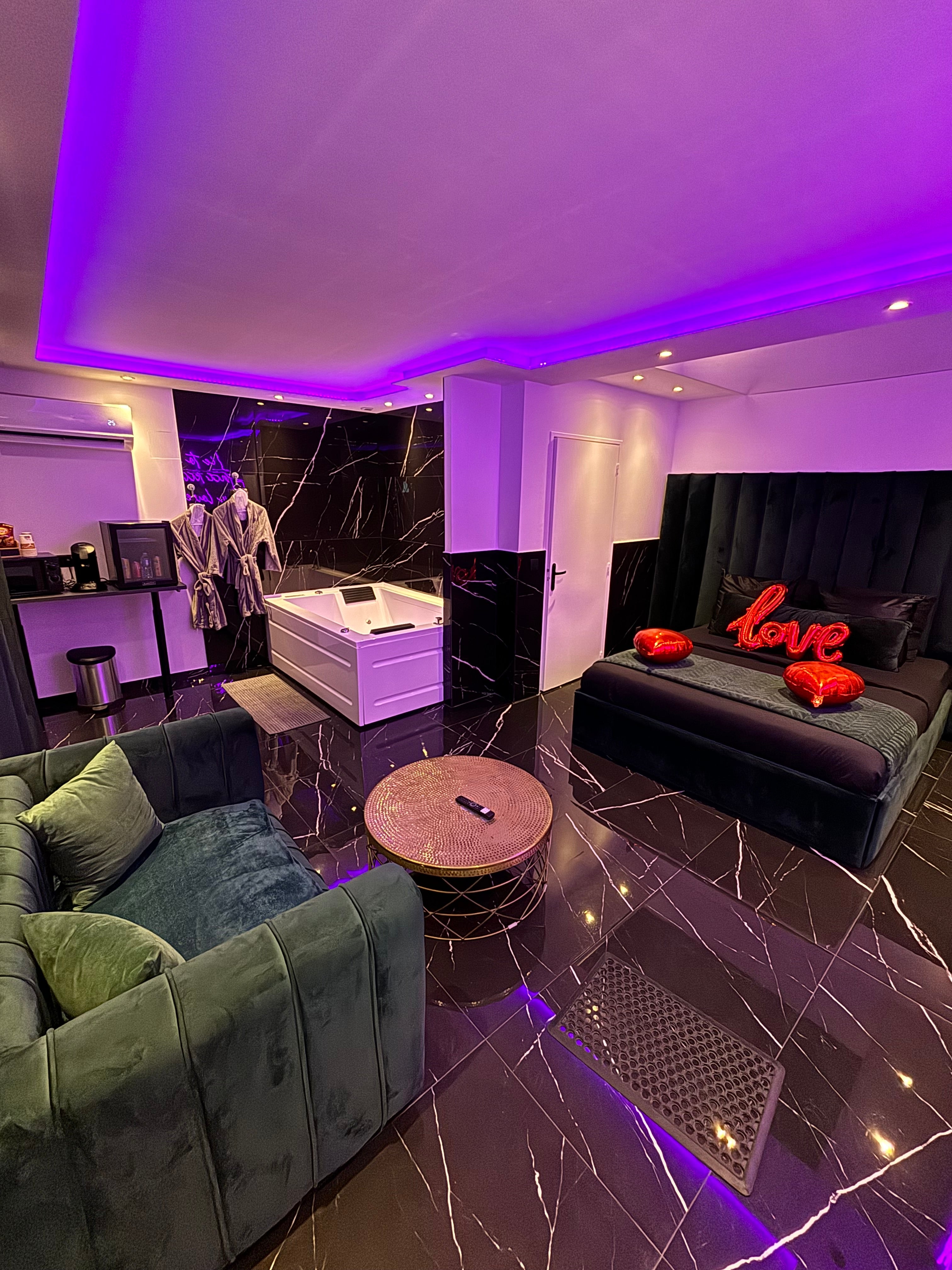 La Miroir - Love Room Colombes